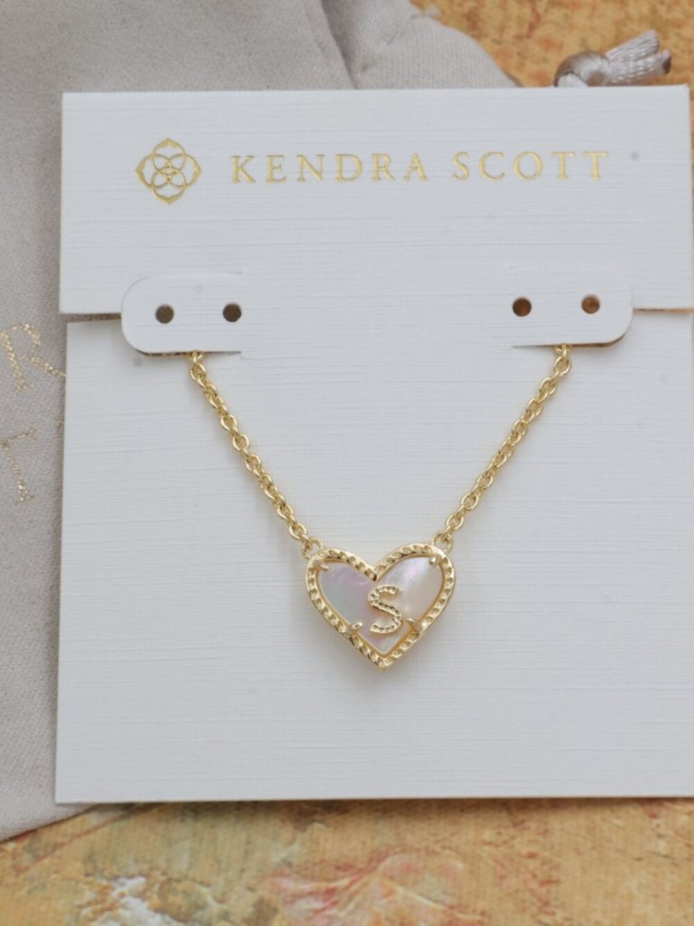 New Kendra Scott Mother-of-Pearl Ari Heart Letter S Necklace Gold